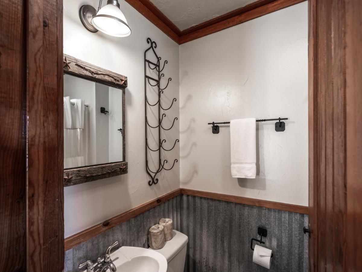Apache Village Cabinette 11, Queen Bed, Midtown, Sleeps 2 ルイドソ エクステリア 写真