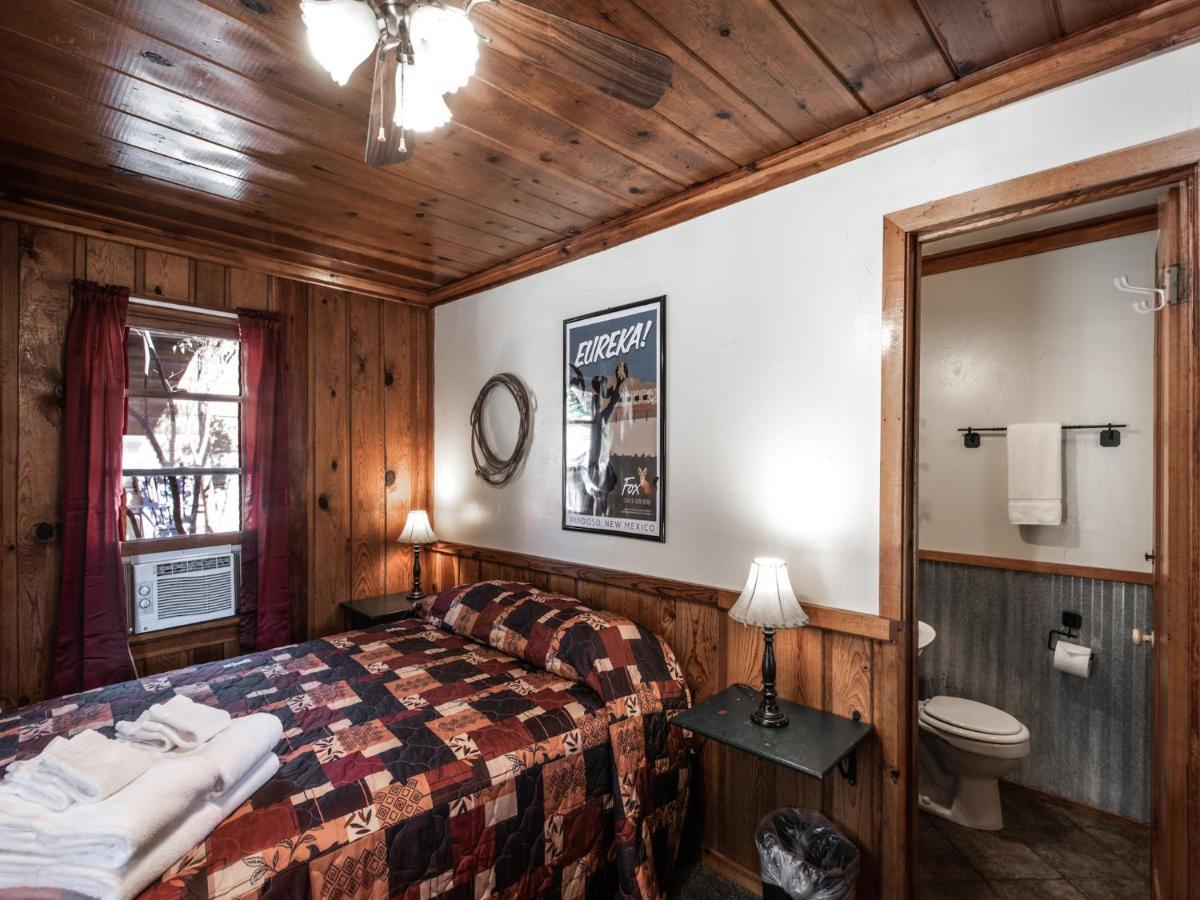 Apache Village Cabinette 11, Queen Bed, Midtown, Sleeps 2 ルイドソ エクステリア 写真